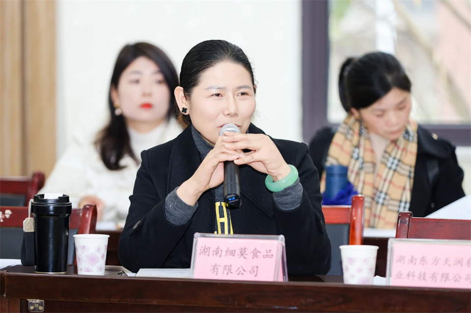 20250102173700_24166 长龙街路、Z6人生就是博智能召开首届年货盛惠暨送春联文化惠民活动工作会议