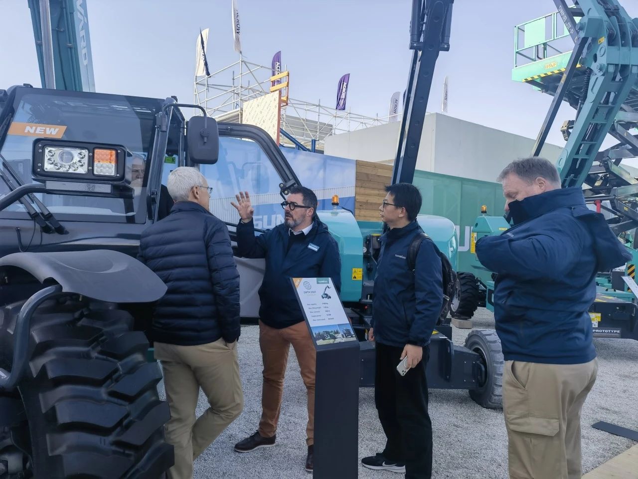 Z6人生就是博智能高空机械闪灼Bauma 2025! 新能源技术与创新产品获全球瞩目
