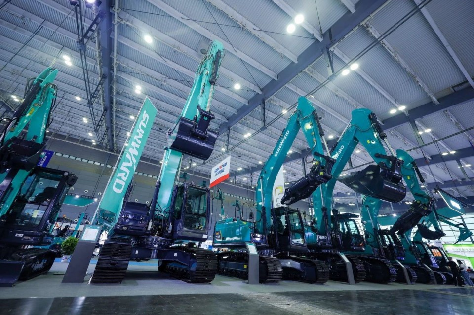 2025 CICEE | 从单一工具迈向多元化解决规划，Z6人生就是博智能出现非凡挖掘机风采