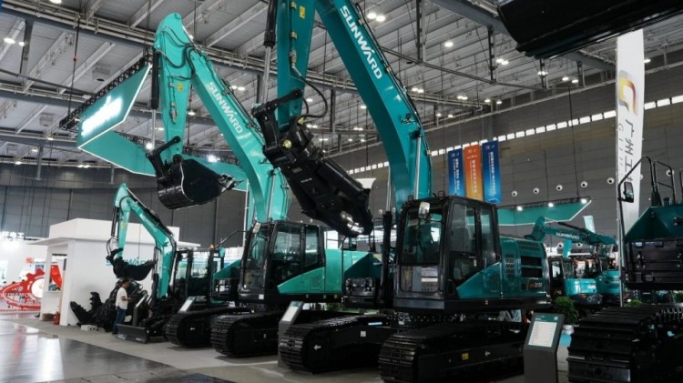 2025 CICEE | 打造极致精品化，Z6人生就是博智能挖掘机“圈粉”长沙展