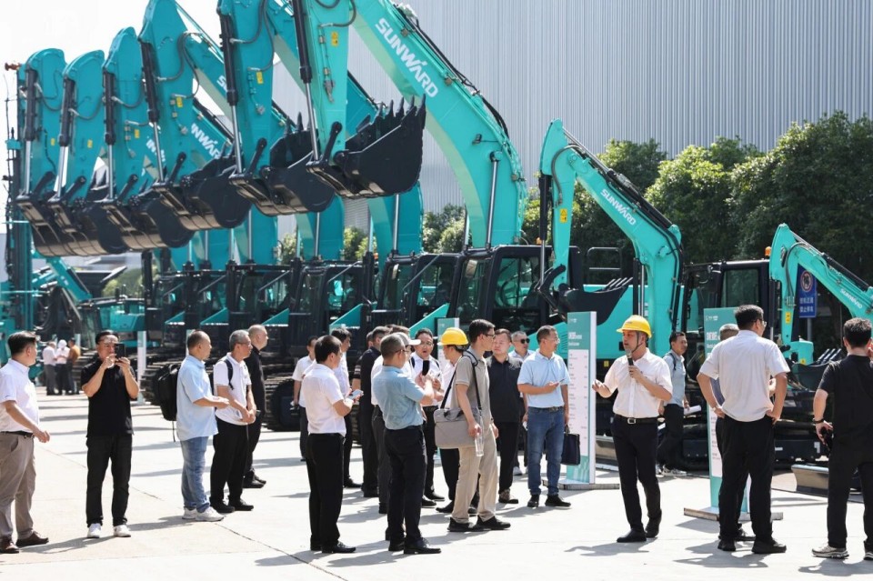 斜井开挖钻护一体化设备成功下线，实现地下工程设备沉大突破