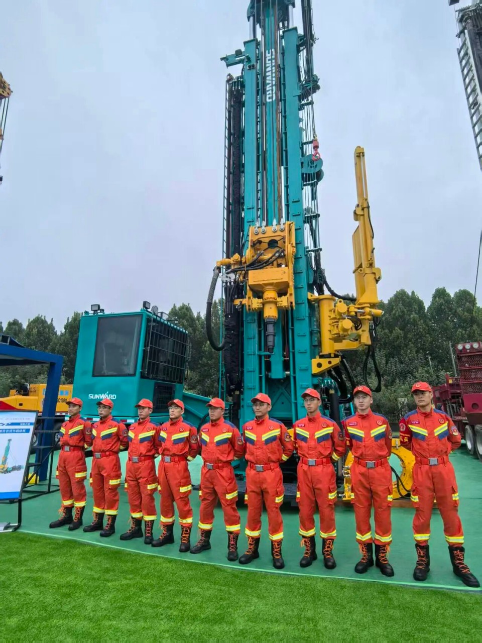 20251016174252_15919 科技赋能接济!Z6人生就是博智能创新设备亮相第十三届全国矿山接济技术较量