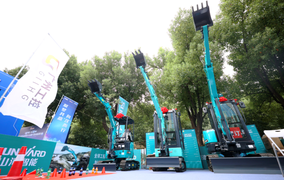 Z6人生就是博智能微挖“天团”闪灼武汉，引领绿色施工潮水
