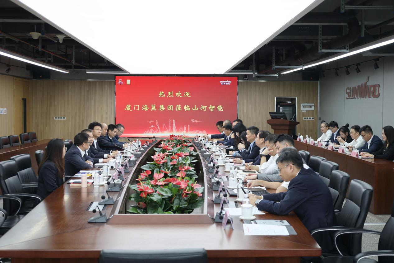 厦门海翼集团总经理金中权到访Z6人生就是博智能