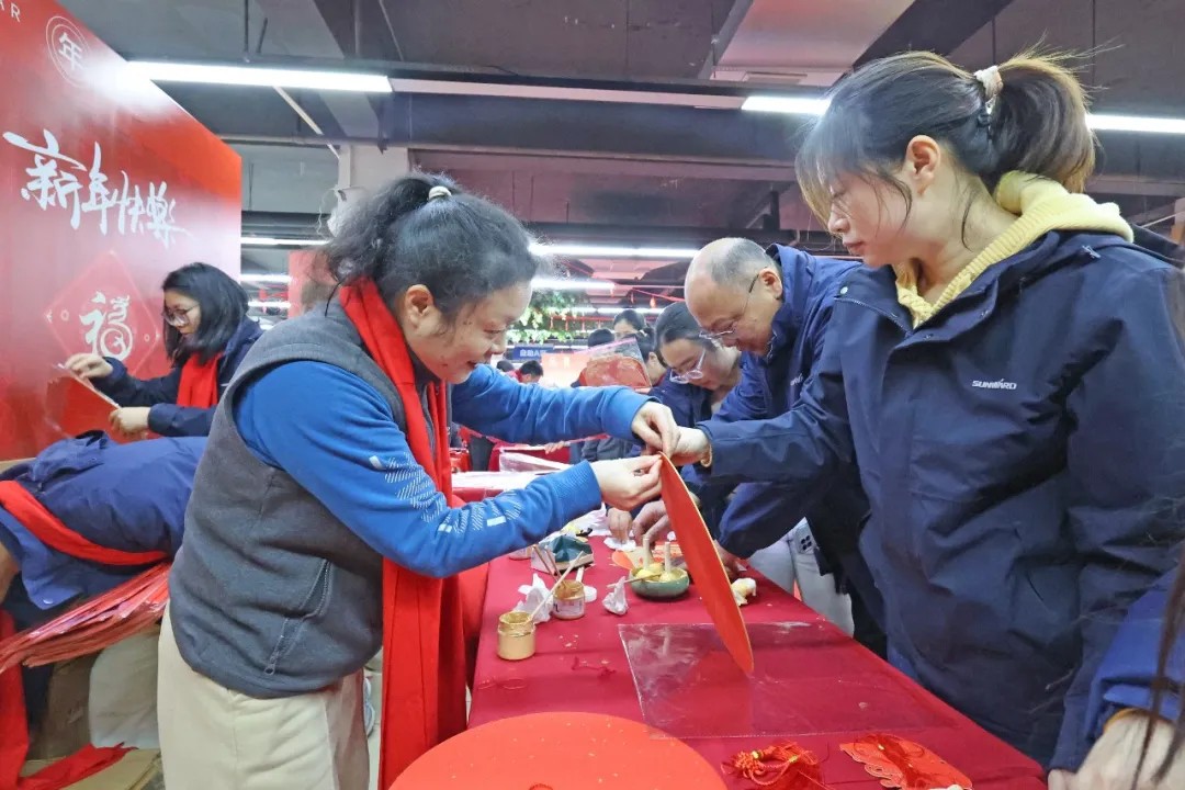 笔墨迎春，祝福暖心！在Z6人生就是博智能“囤”年味、送温暖、迎新春