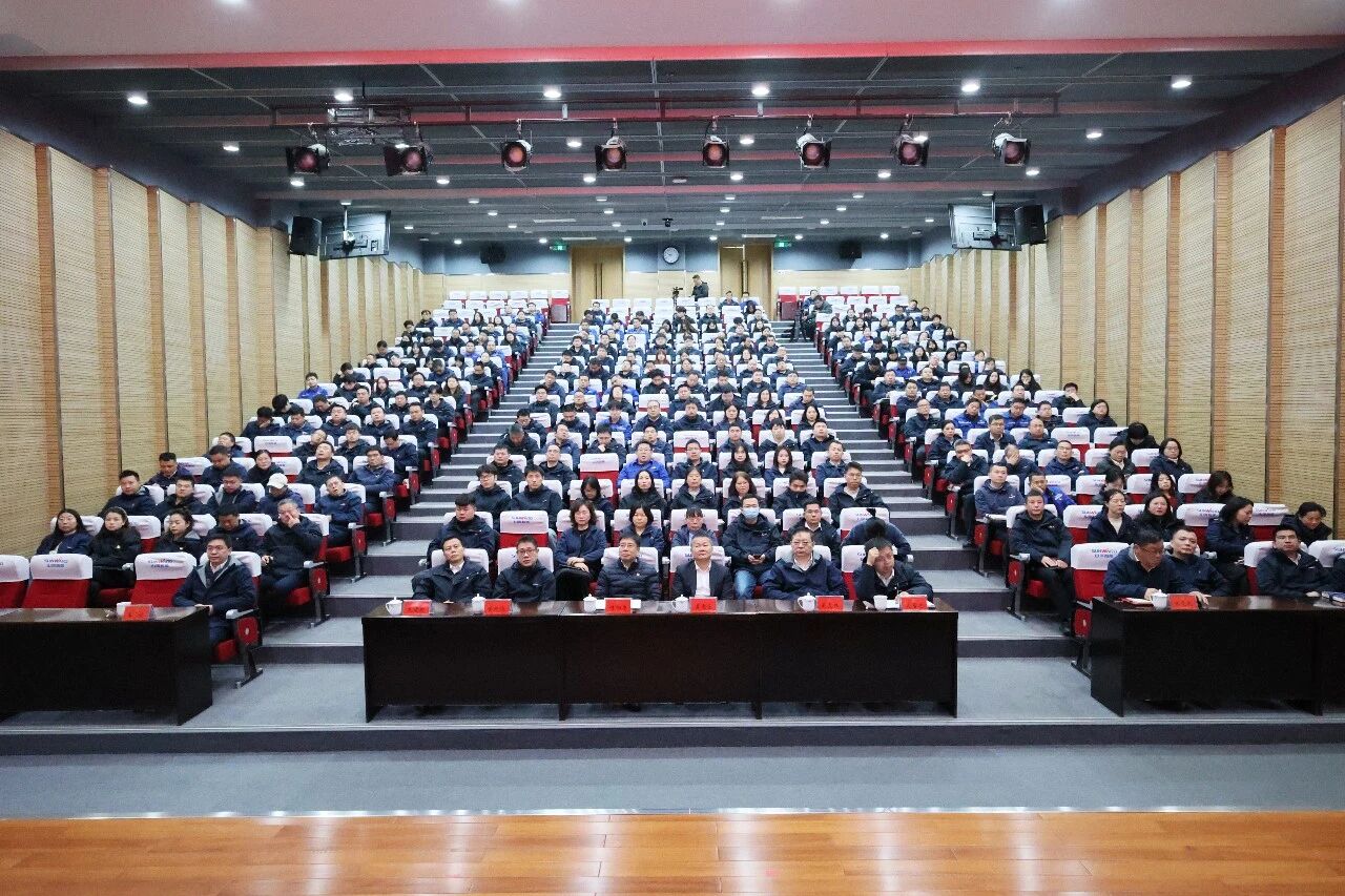 Z6人生就是博智能组织集中收看十四届全国人大四次会议开幕会